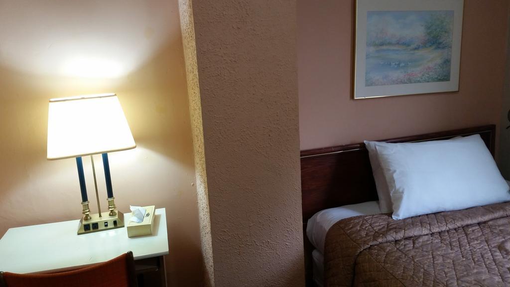 A Voyageur'S Guest House Ottawa Phòng bức ảnh