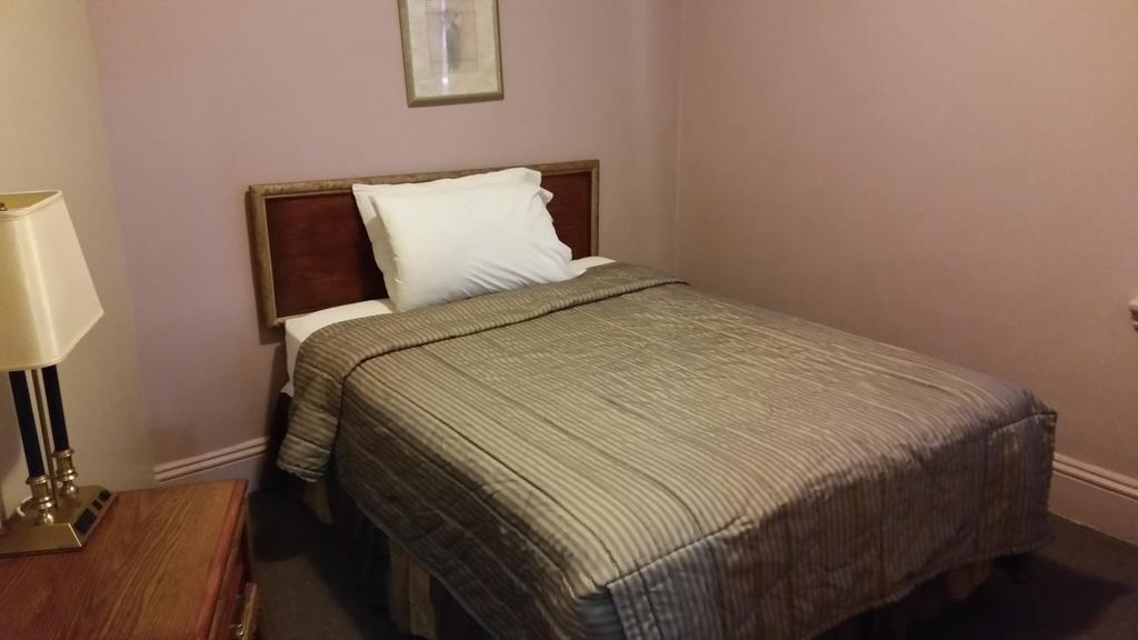 A Voyageur'S Guest House Ottawa Phòng bức ảnh